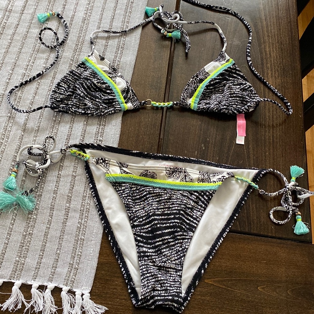 Victoria’s Secret bikini